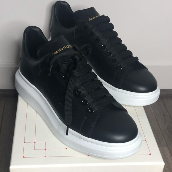 Alexander McQueen Men's Oversized Sneakers Black - Picture 1 of 15